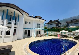 Villa ZENORA